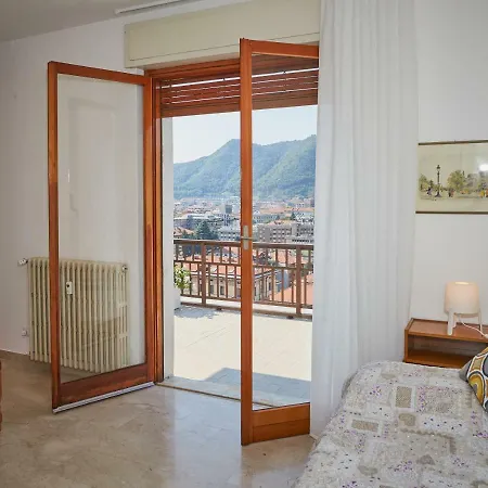 Aerie Esmeralda Apartment Como