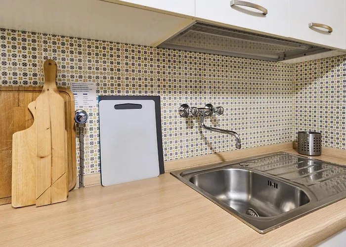 Aerie Esmeralda Como