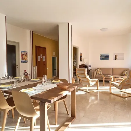 Aerie Esmeralda Apartment Como