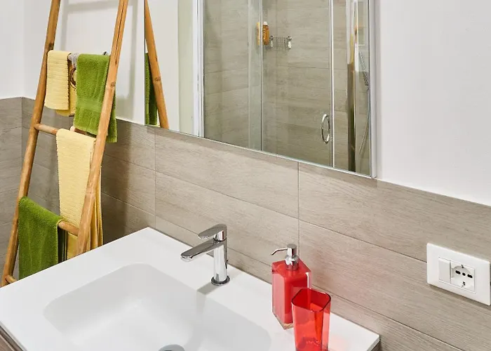 Aerie Esmeralda * קומו