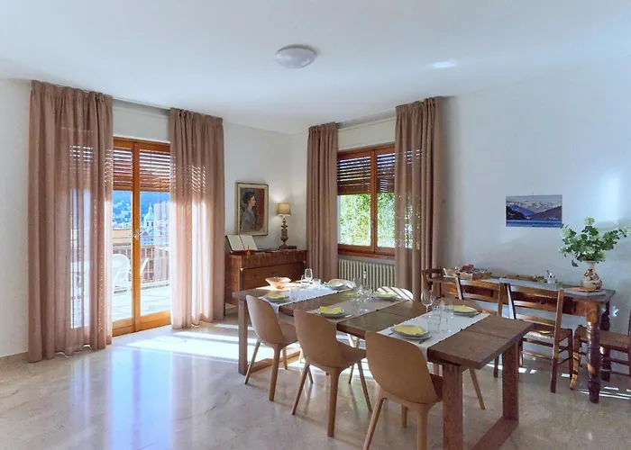 Aerie Esmeralda קומו