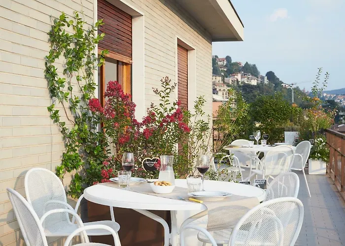 Aerie Esmeralda קומו